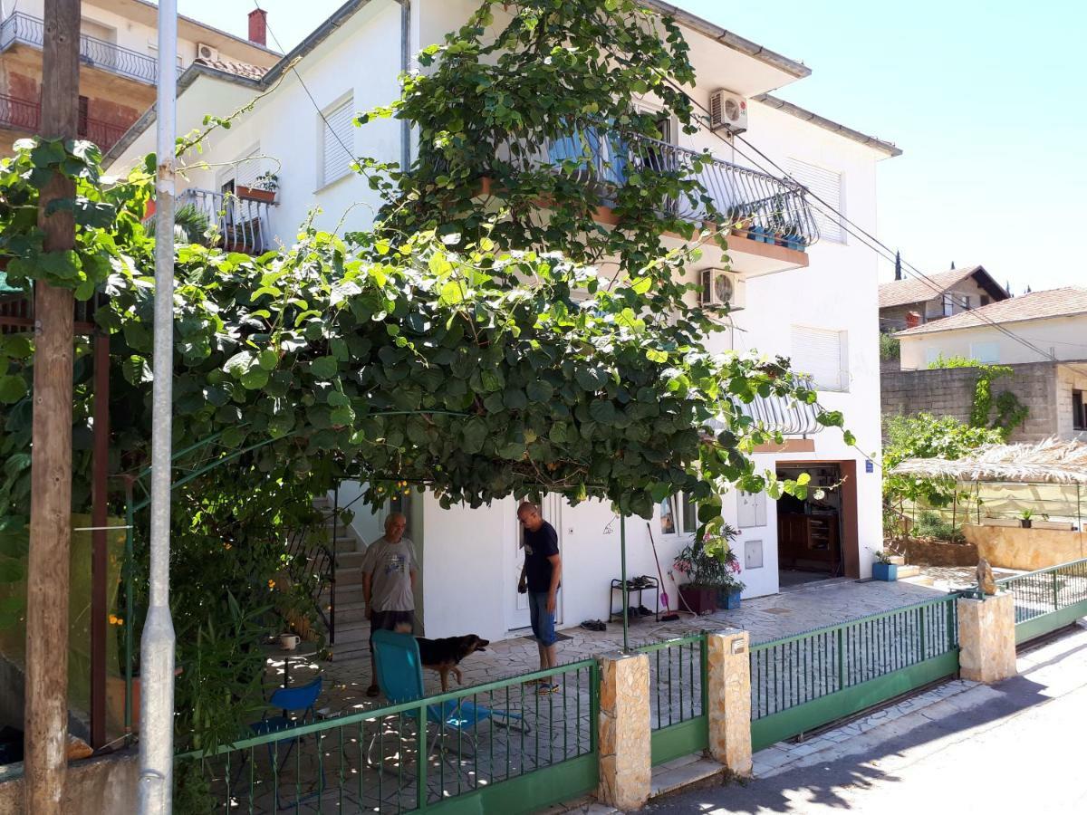 Apartments Luki Trogir Exterior photo