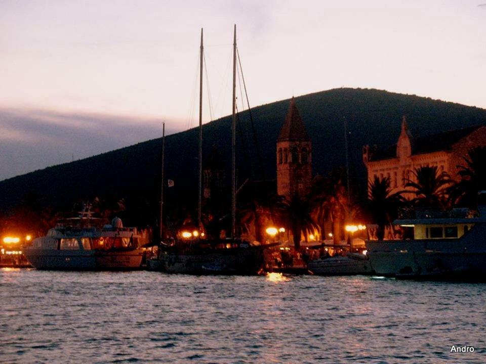 Apartments Luki Trogir Exterior photo